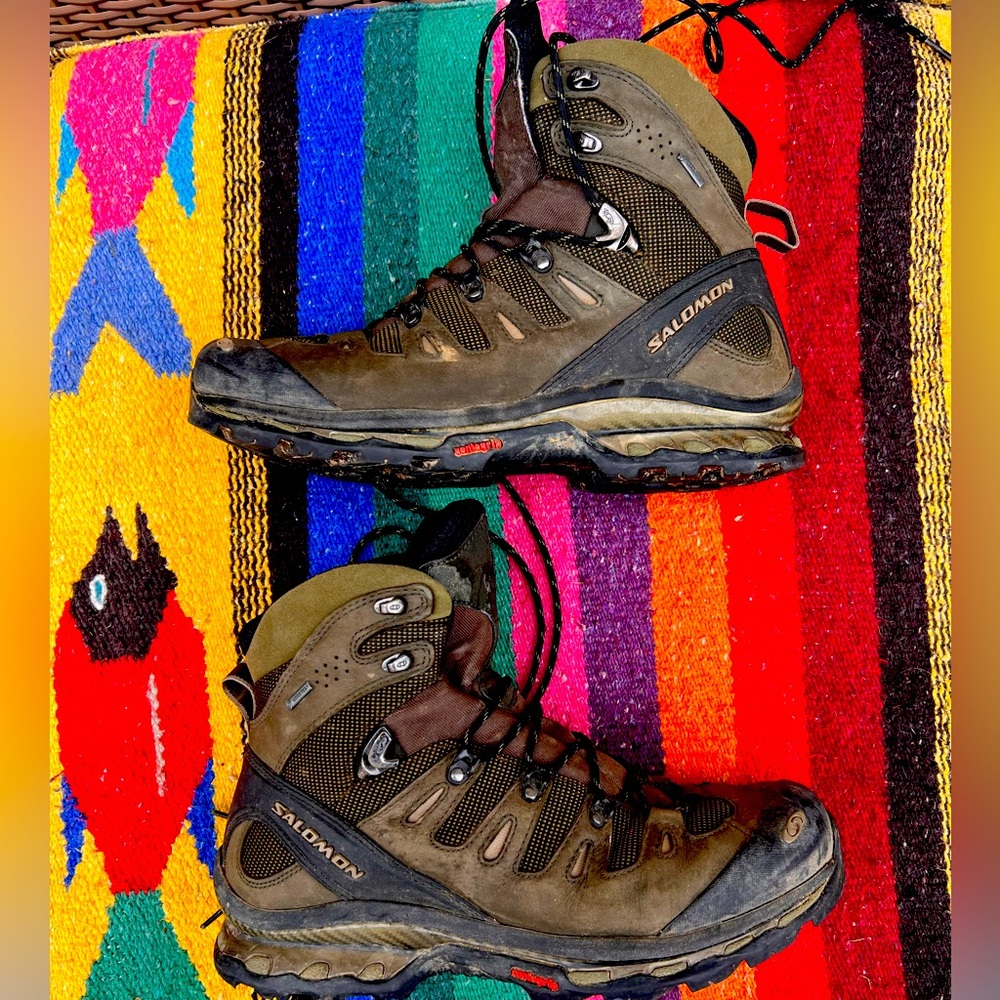 SALOMON QUEST 4D 2 GTX GORE TEX Waterproof Hiking Boot 10 (warn under 10x)